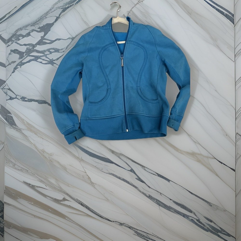 Lululemon scuba size 8 20’ PTP